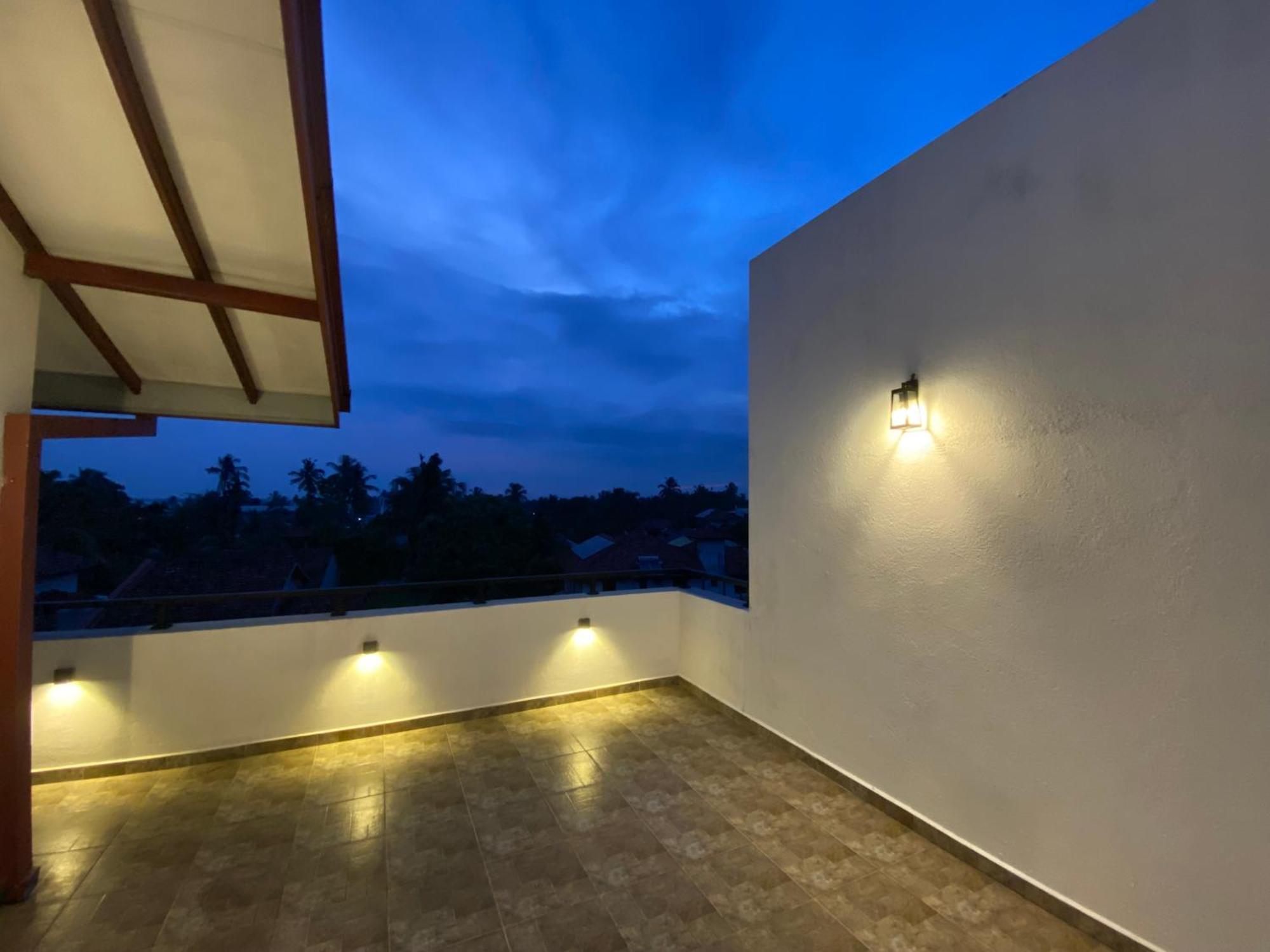 Srimadis Villa Near Airport - ネゴンボ エクステリア 写真